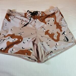 Tachuntfish Camouflage Shorts Mens X-Large XL Desert Camo Activewear 6" Inseam